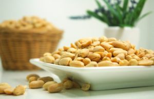 Mangiare poche arachidi al giorno protegge dall’ictus