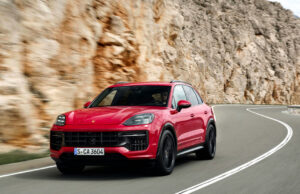 Porsche Cayenne GTS: Un SUV da 500 CV che Sfida i Limiti della Strada