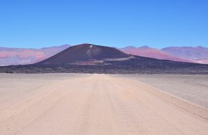 Strade spettacolari d’Argentina: il Campo di Pietra Pomice, un’avventura tra vulcani, bizzarre rocce colorate e lagune d’alta quota